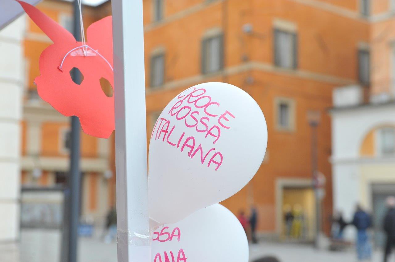 I Giovani Della Croce Rossa Italiana In Piazza Le Foto Sabinia Tv